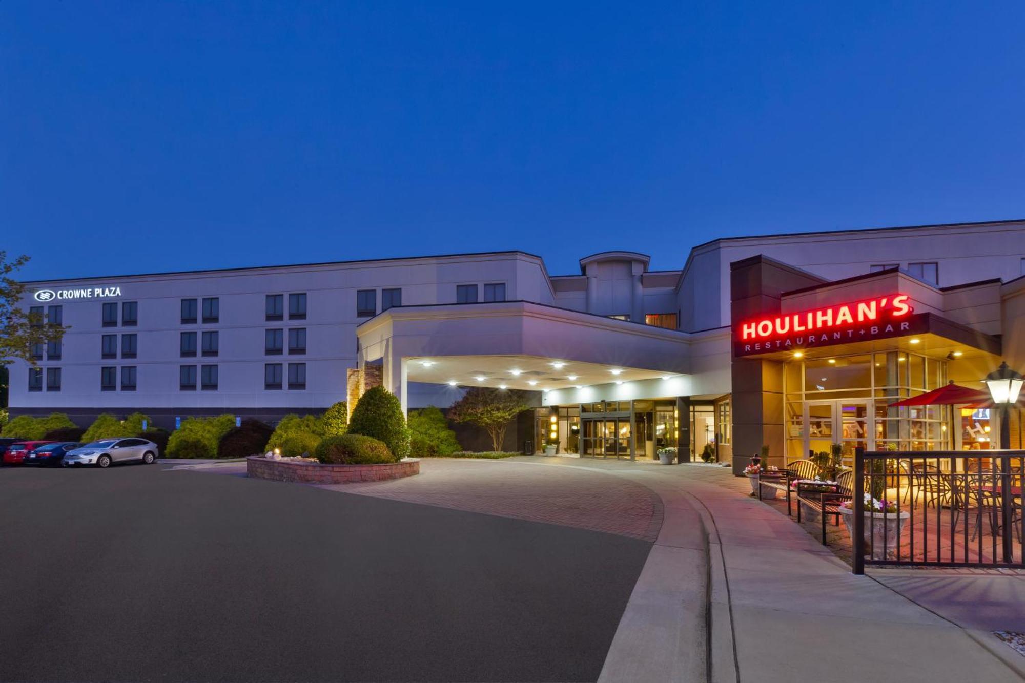 Crowne Plaza Dulles Airport, An Ihg Hotel Herndon Exterior photo